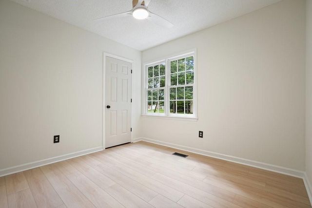 608 Wedgewood Drive, Woodstock, GA 30189