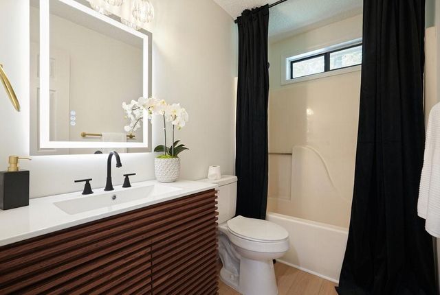 608 Wedgewood Drive, Woodstock, GA 30189