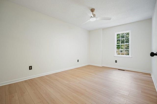 608 Wedgewood Drive, Woodstock, GA 30189