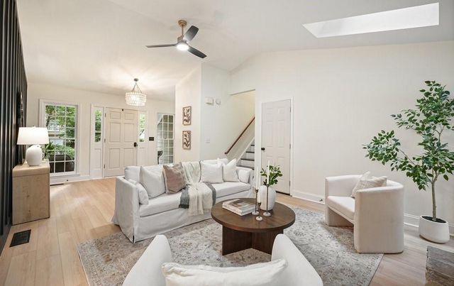 608 Wedgewood Drive, Woodstock, GA 30189