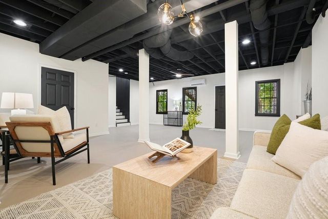 608 Wedgewood Drive, Woodstock, GA 30189