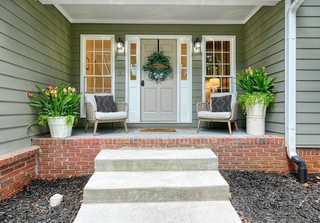 608 Wedgewood Drive, Woodstock, GA 30189