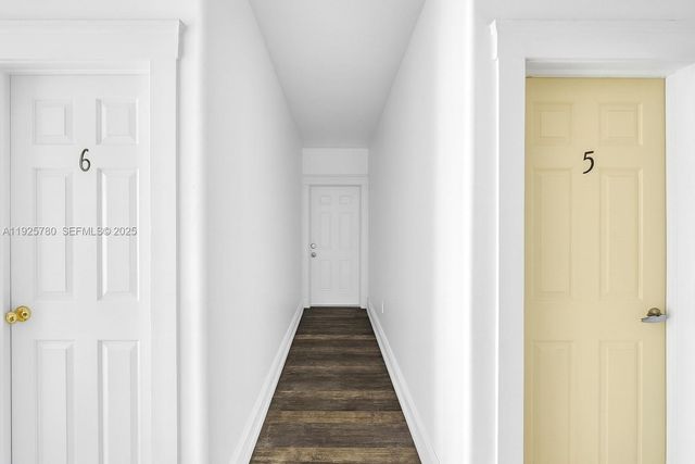 1725 NW 19th St, Miami, FL 33125