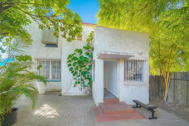 1725 NW 19th St, Miami, FL 33125