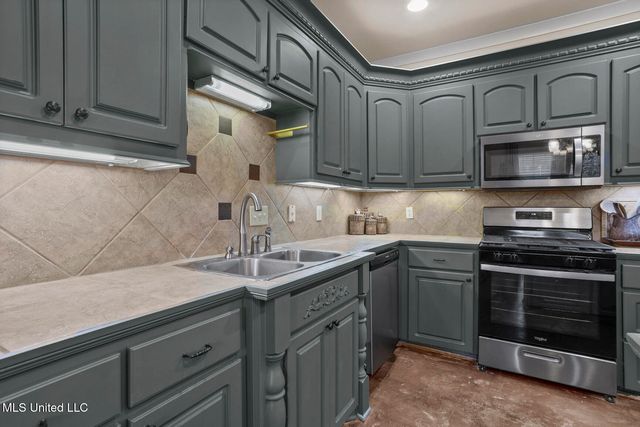 107 Kings Crossing, Canton, MS 39046