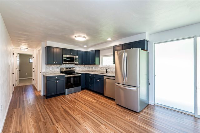 207 Hideaway Ln, Hempfield Twp, PA 15644