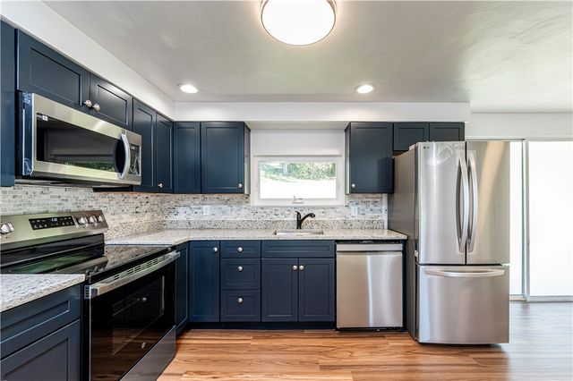 207 Hideaway Ln, Hempfield Twp, PA 15644