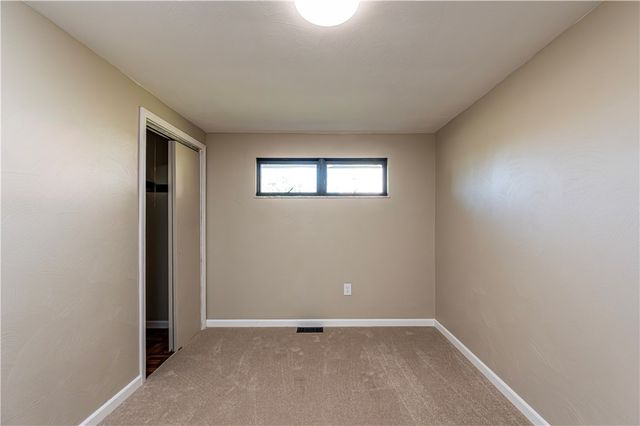 207 Hideaway Ln, Hempfield Twp, PA 15644