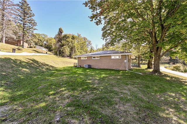 207 Hideaway Ln, Hempfield Twp, PA 15644