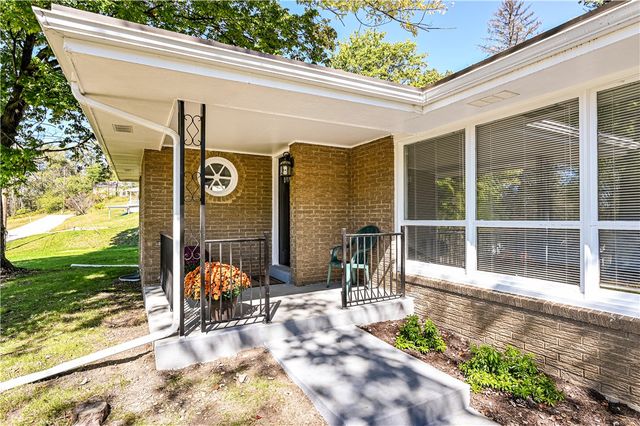 207 Hideaway Ln, Hempfield Twp, PA 15644