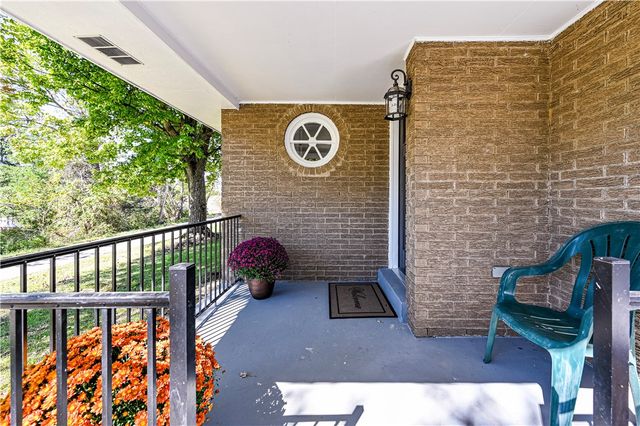 207 Hideaway Ln, Hempfield Twp, PA 15644