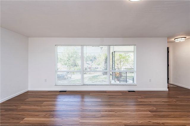 207 Hideaway Ln, Hempfield Twp, PA 15644