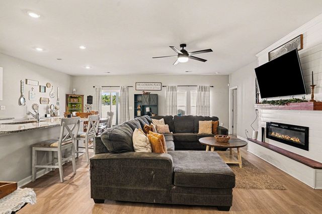 186 Saddle St, Conway, SC 29527