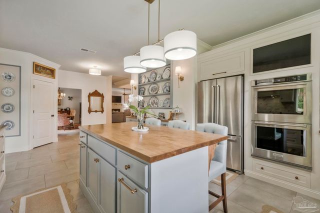 2367 Greenbrier Blvd, Pensacola, FL 32514