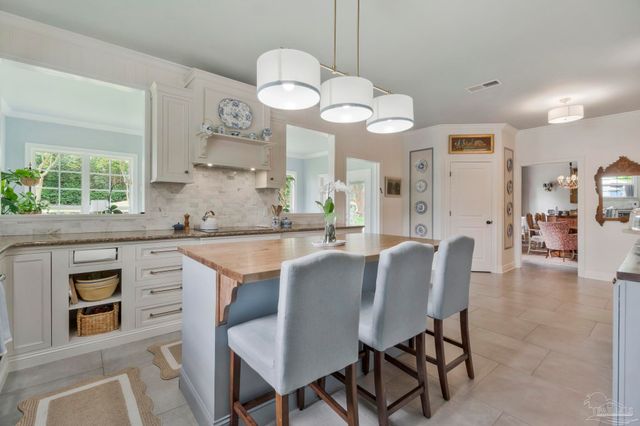 2367 Greenbrier Blvd, Pensacola, FL 32514