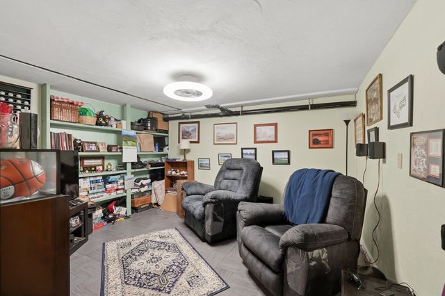235 Pierce Rd, West Brookfield, MA 01585