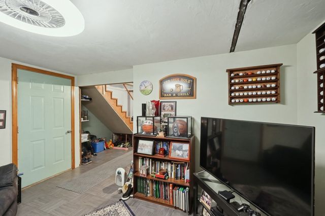 235 Pierce Rd, West Brookfield, MA 01585