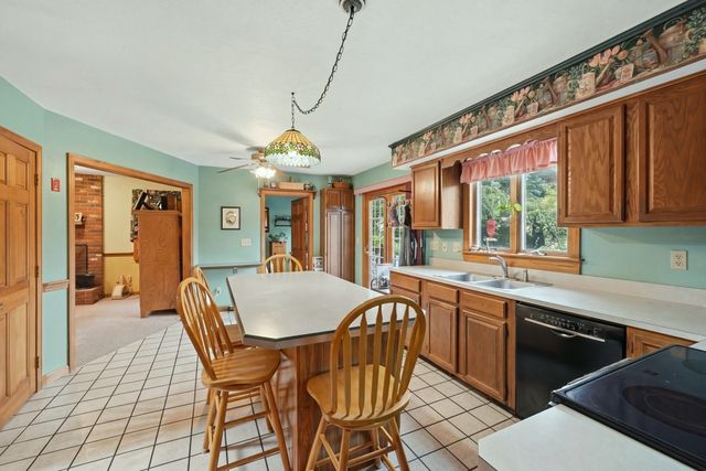 235 Pierce Rd, West Brookfield, MA 01585