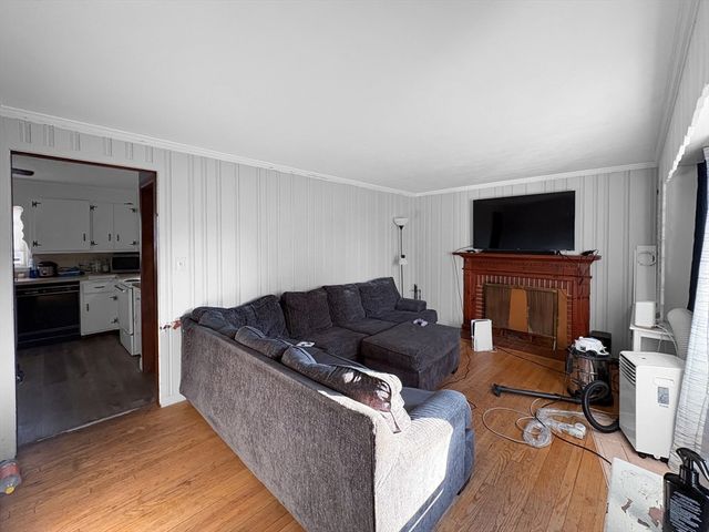 17 Vincent Drive, West Springfield, MA 01089