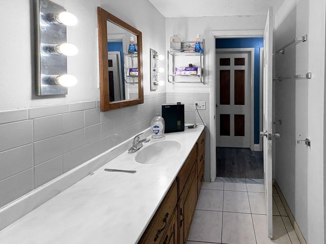 17 Vincent Drive, West Springfield, MA 01089