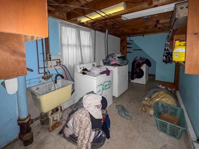 17 Vincent Drive, West Springfield, MA 01089