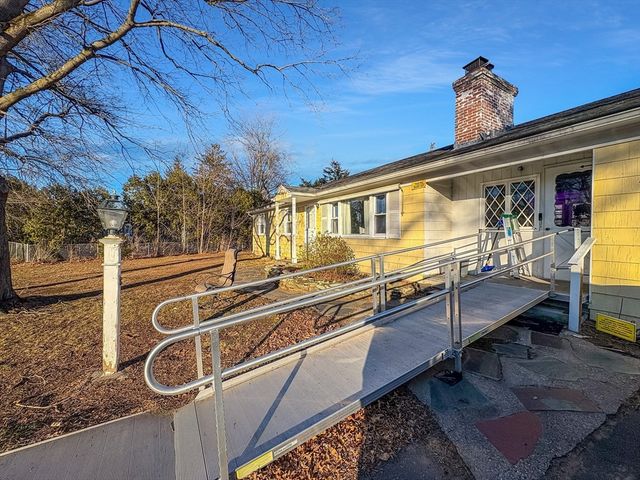 17 Vincent Drive, West Springfield, MA 01089