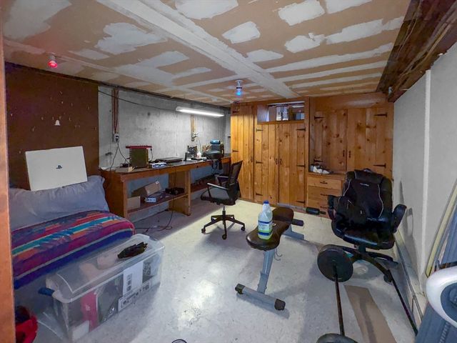 17 Vincent Drive, West Springfield, MA 01089