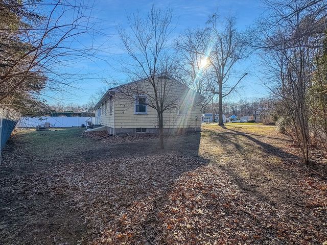 17 Vincent Drive, West Springfield, MA 01089