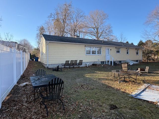 17 Vincent Drive, West Springfield, MA 01089