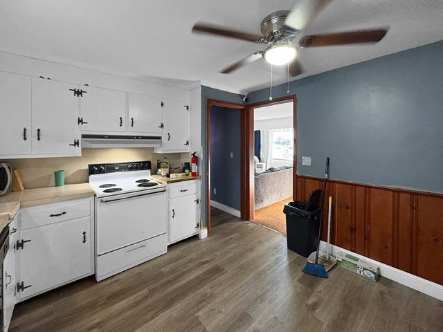 17 Vincent Drive, West Springfield, MA 01089