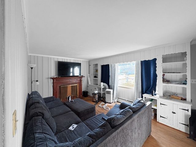 17 Vincent Drive, West Springfield, MA 01089