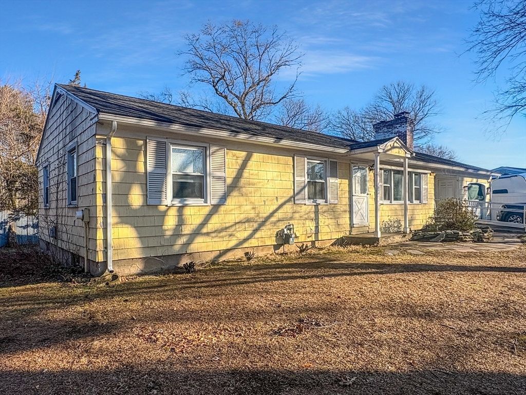 17 Vincent Drive, West Springfield, MA 01089