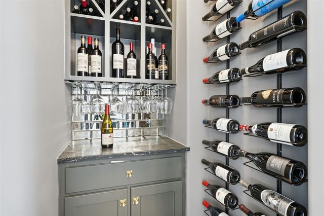 215 Calle Ronda Place, Houston, TX 77007