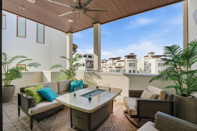 215 Calle Ronda Place, Houston, TX 77007