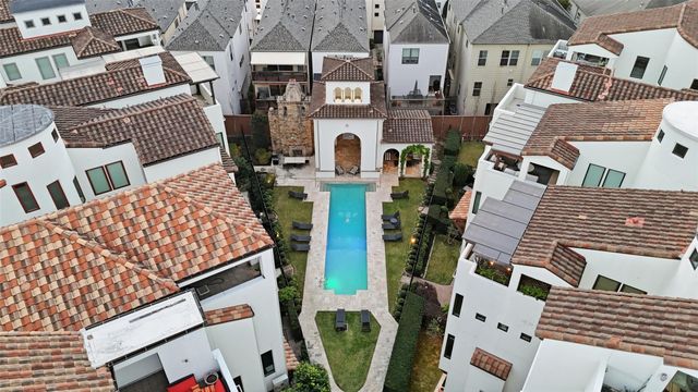 215 Calle Ronda Place, Houston, TX 77007