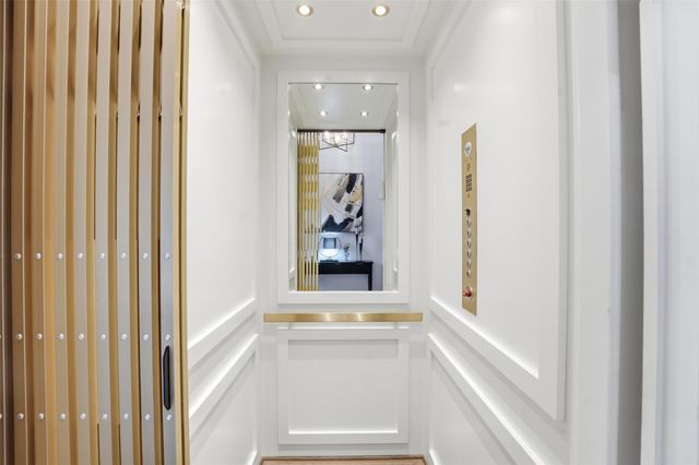 215 Calle Ronda Place, Houston, TX 77007