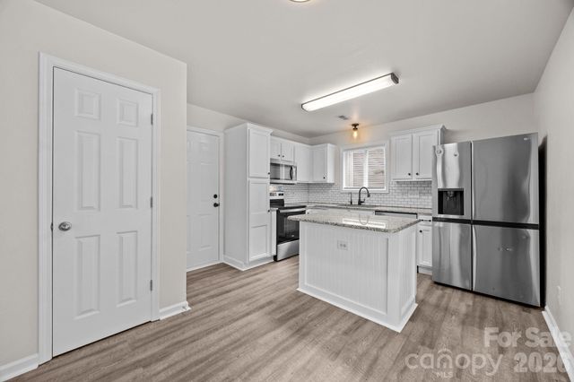 10609 Spring Rain Court, Charlotte, NC 28278