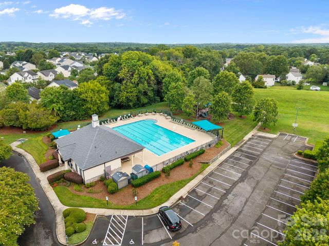10609 Spring Rain Court, Charlotte, NC 28278