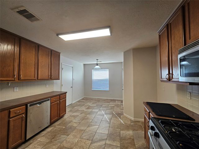 2205 Sugar Hill Drive, Deer Park, TX 77536
