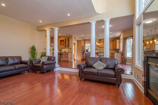 53 Princeton Ave, Woodbridge Twp., NJ 07067