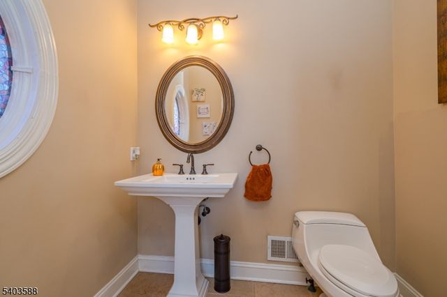 53 Princeton Ave, Woodbridge Twp., NJ 07067