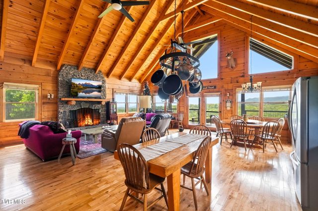308 Walnut Mountain Farm Loop, Hampton, TN 37658