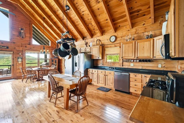 308 Walnut Mountain Farm Loop, Hampton, TN 37658