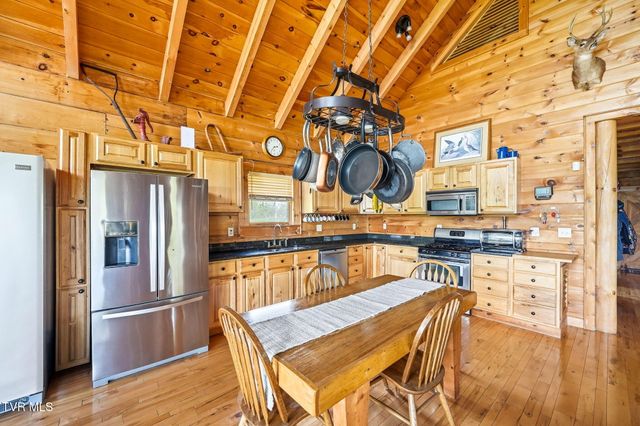 308 Walnut Mountain Farm Loop, Hampton, TN 37658