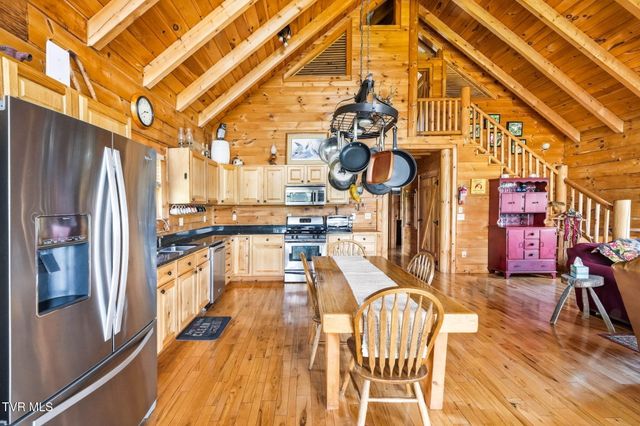 308 Walnut Mountain Farm Loop, Hampton, TN 37658