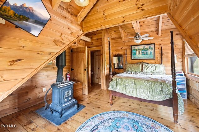 308 Walnut Mountain Farm Loop, Hampton, TN 37658