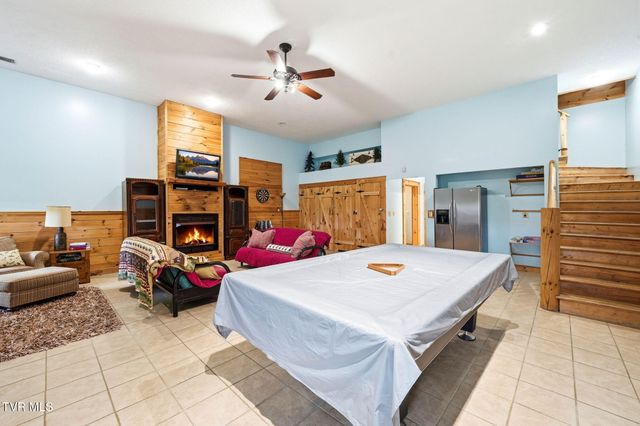 308 Walnut Mountain Farm Loop, Hampton, TN 37658