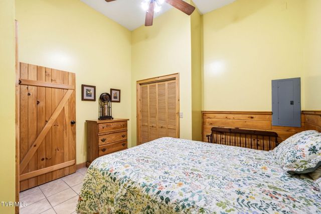 308 Walnut Mountain Farm Loop, Hampton, TN 37658
