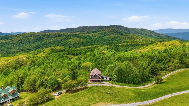 308 Walnut Mountain Farm Loop, Hampton, TN 37658