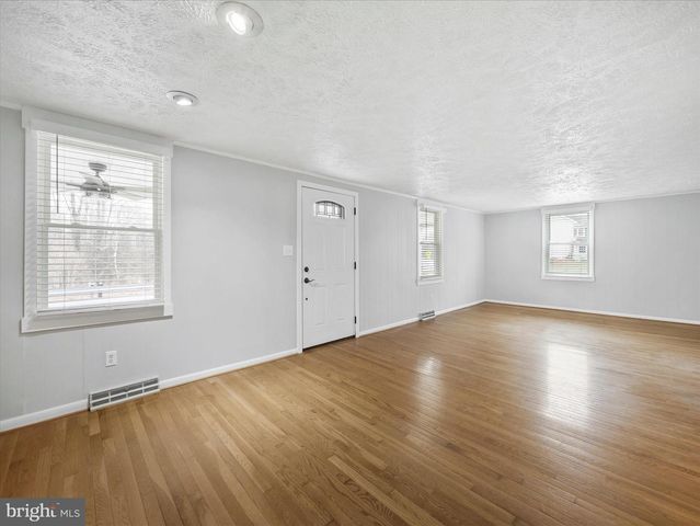 4130 SCOTLAND MAIN ST, Chambersburg, PA 17202